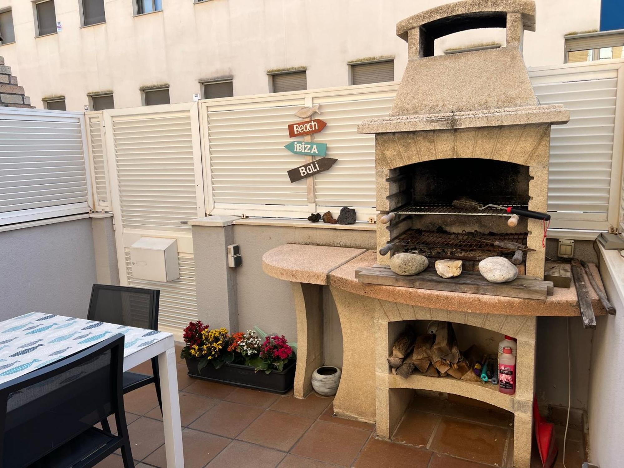 Cozy Beach House With Pool & Bbq Cubelles Luaran gambar